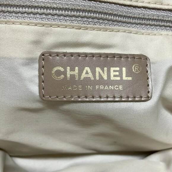 Auth CHANEL New Travel Line Tote PM A20457 Beige Nylon Tote Bag - Picture 7 of 12